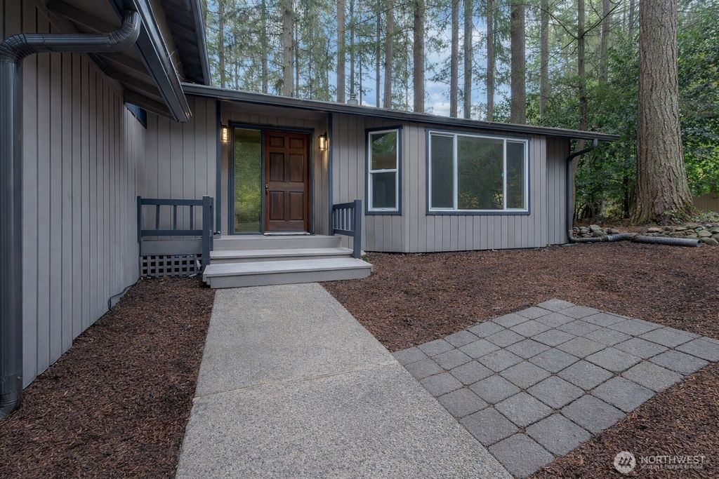 Photo of 7040 41st Avenue SE, Lacey, WA 98503 (MLS # 2466815)