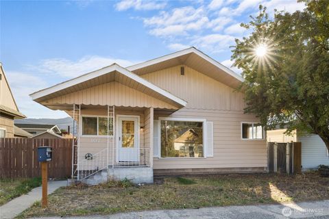 Photo of 107 W 2nd Street, Cle Elum, WA 98922 (MLS # 2445963)