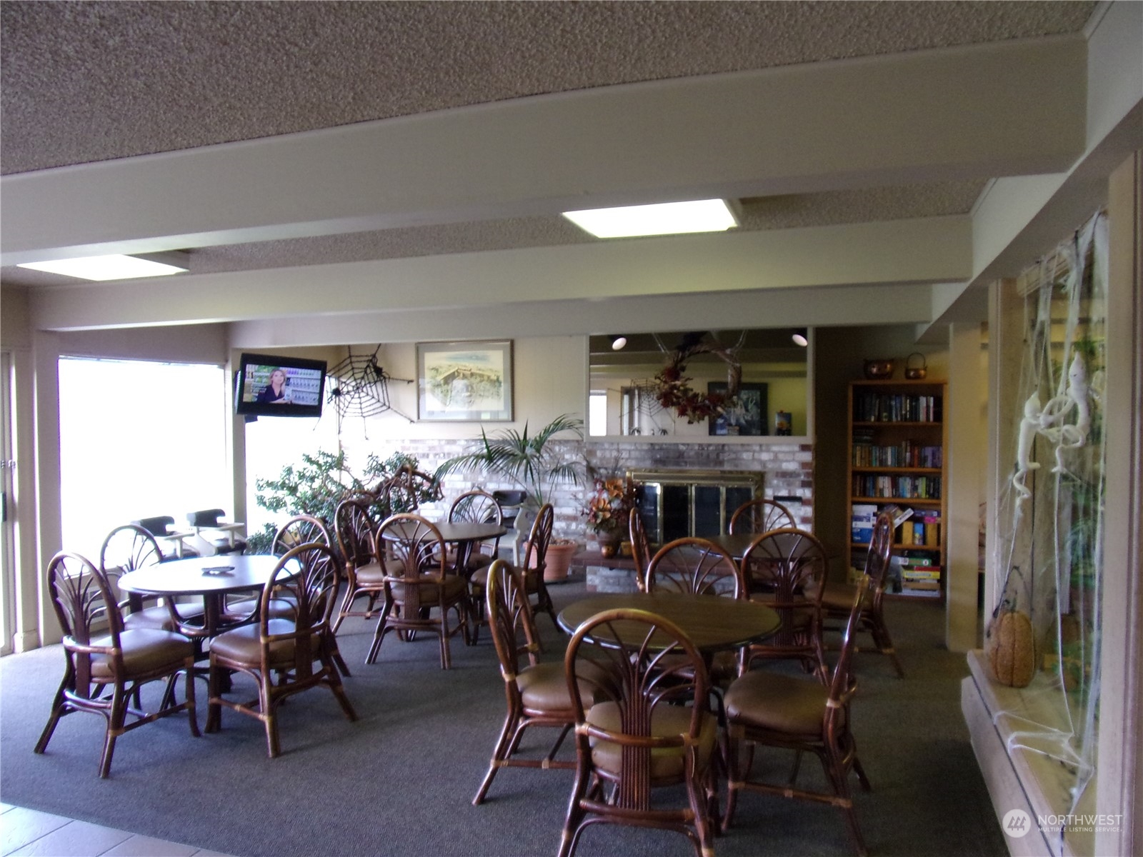 615 Ocean Shores Boulevard NW 218