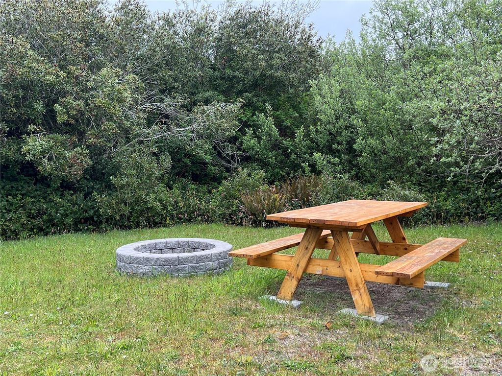 Photo of 368 Marine View Drive SW, Ocean Shores, WA 98569 (MLS # 2515291)