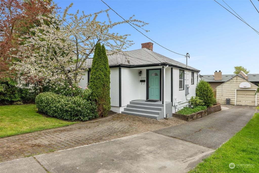 Photo of 3720 S 138th Street, Tukwila, WA 98168 (MLS # 2061843)