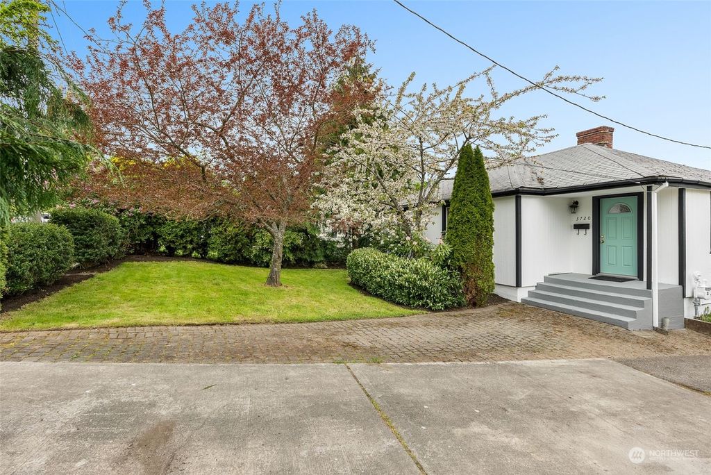 Photo of 3720 S 138th Street, Tukwila, WA 98168 (MLS # 2061843)