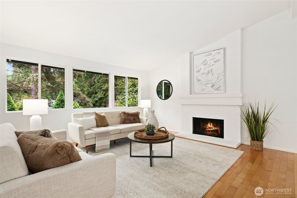 Photo of 3524 170th Avenue NE, Bellevue, WA 98008 (MLS # 2551341)