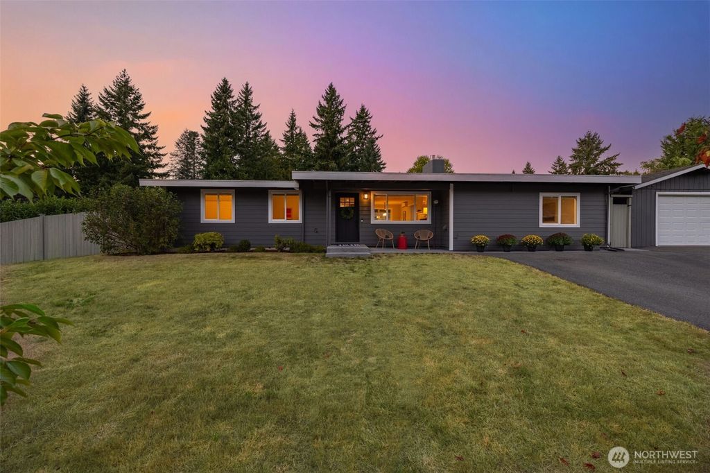 Photo of 20904 NE 91st Street, Redmond, WA 98053 (MLS # 2437378)