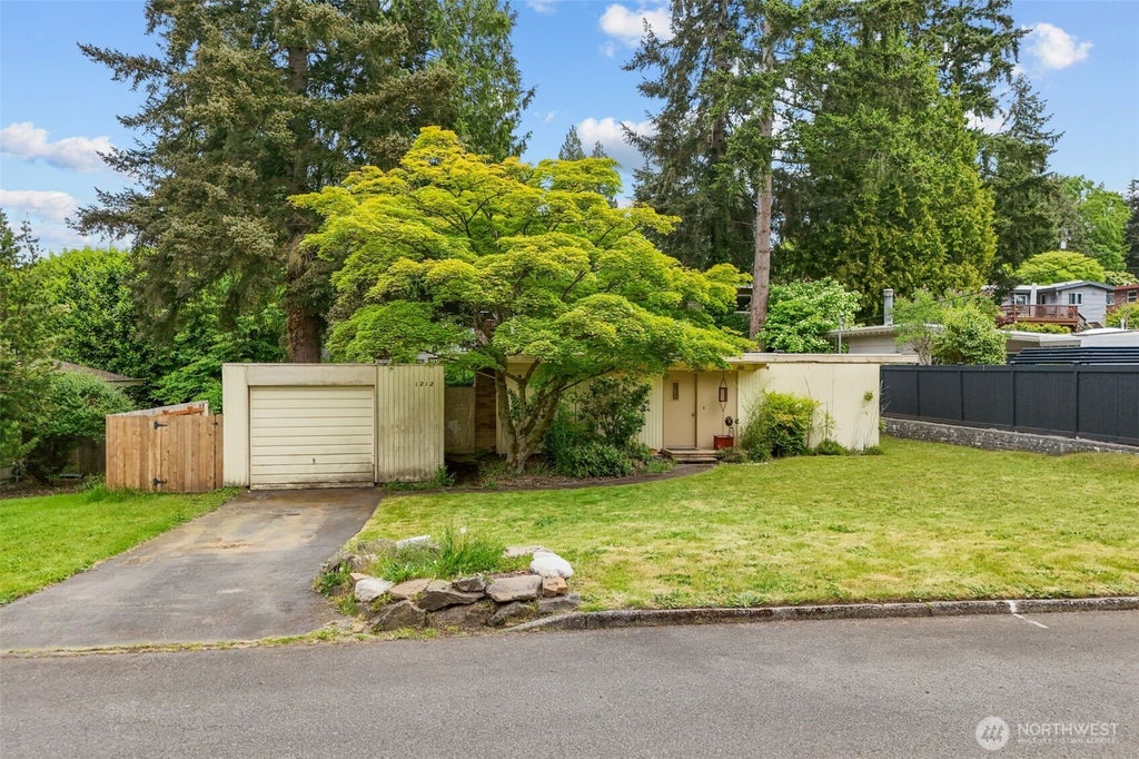Photo of 1212 146th Avenue SE, Bellevue, WA 98007 (MLS # 2554915)