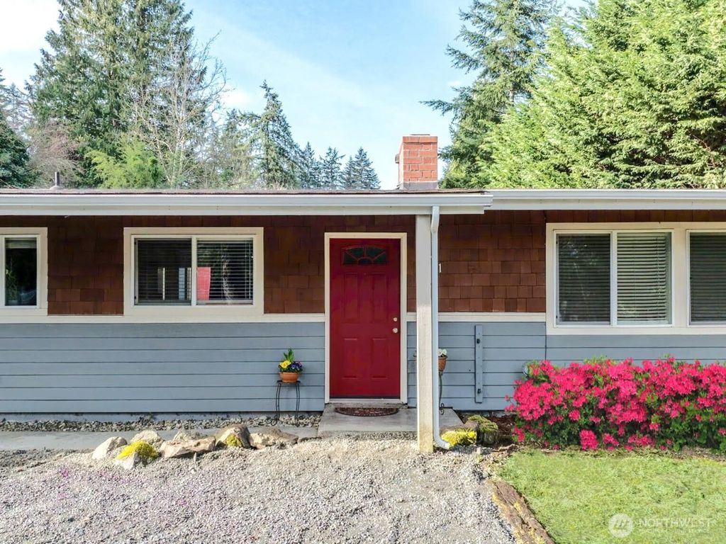 Photo of 16901 Simonds Road NE, Kenmore, WA 98028 (MLS # 2340902)