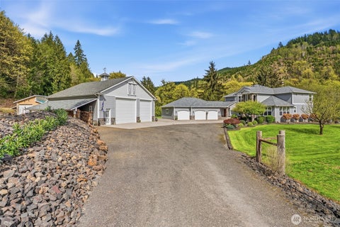 Photo of 480 Apple Creek Rd Rd, Longview, WA 98632 (MLS # 2501131)