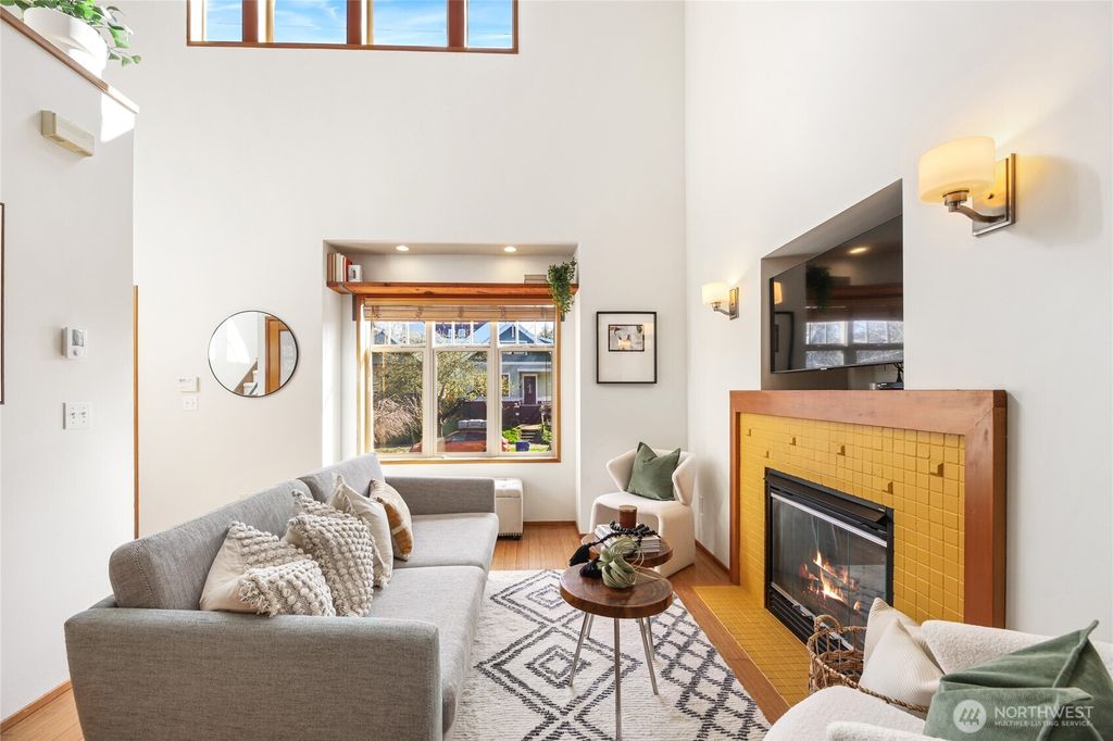 Photo of 1611 22nd Avenue, Seattle, WA 98122 (MLS # 2345534)