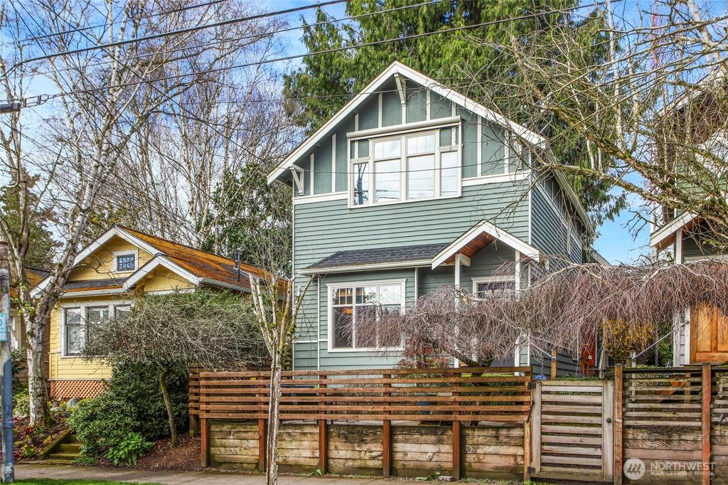 Photo of 1611 22nd Avenue, Seattle, WA 98122 (MLS # 2345534)