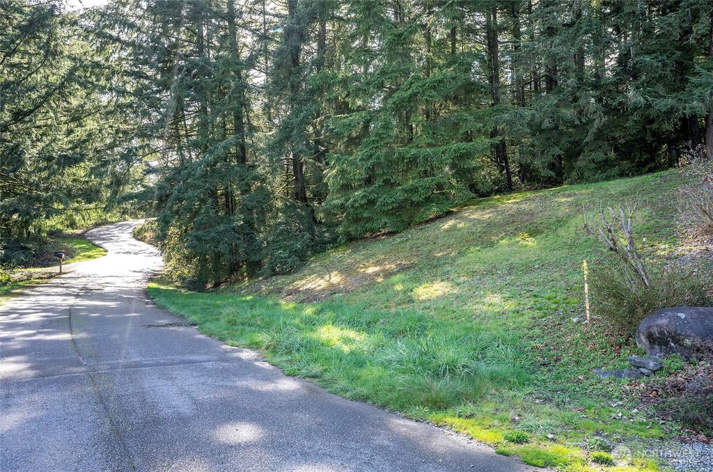 Photo of 9806 Sari Lane, Gig Harbor, WA 98332 (MLS # 2497354)