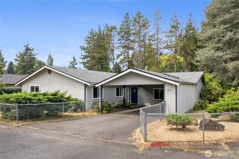Photo of 2311 Acadia Court, Puyallup, WA 98374 (MLS # 2421833)