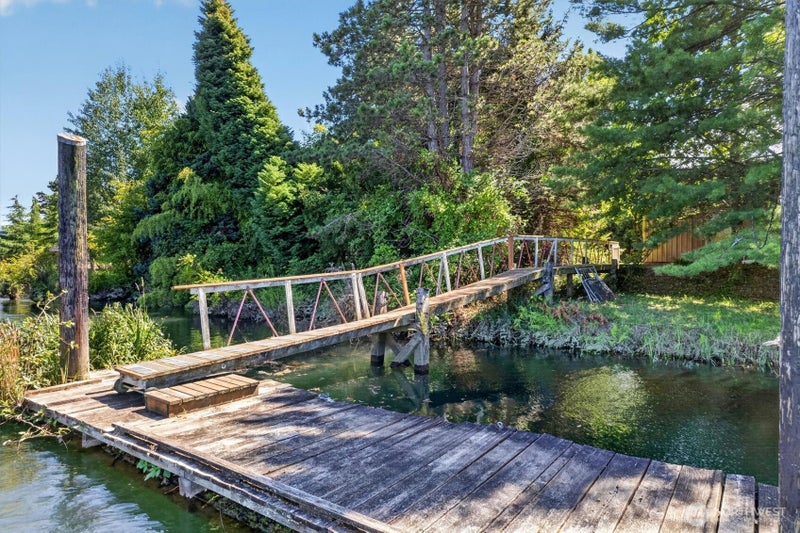 111 E Birnie Slough Road