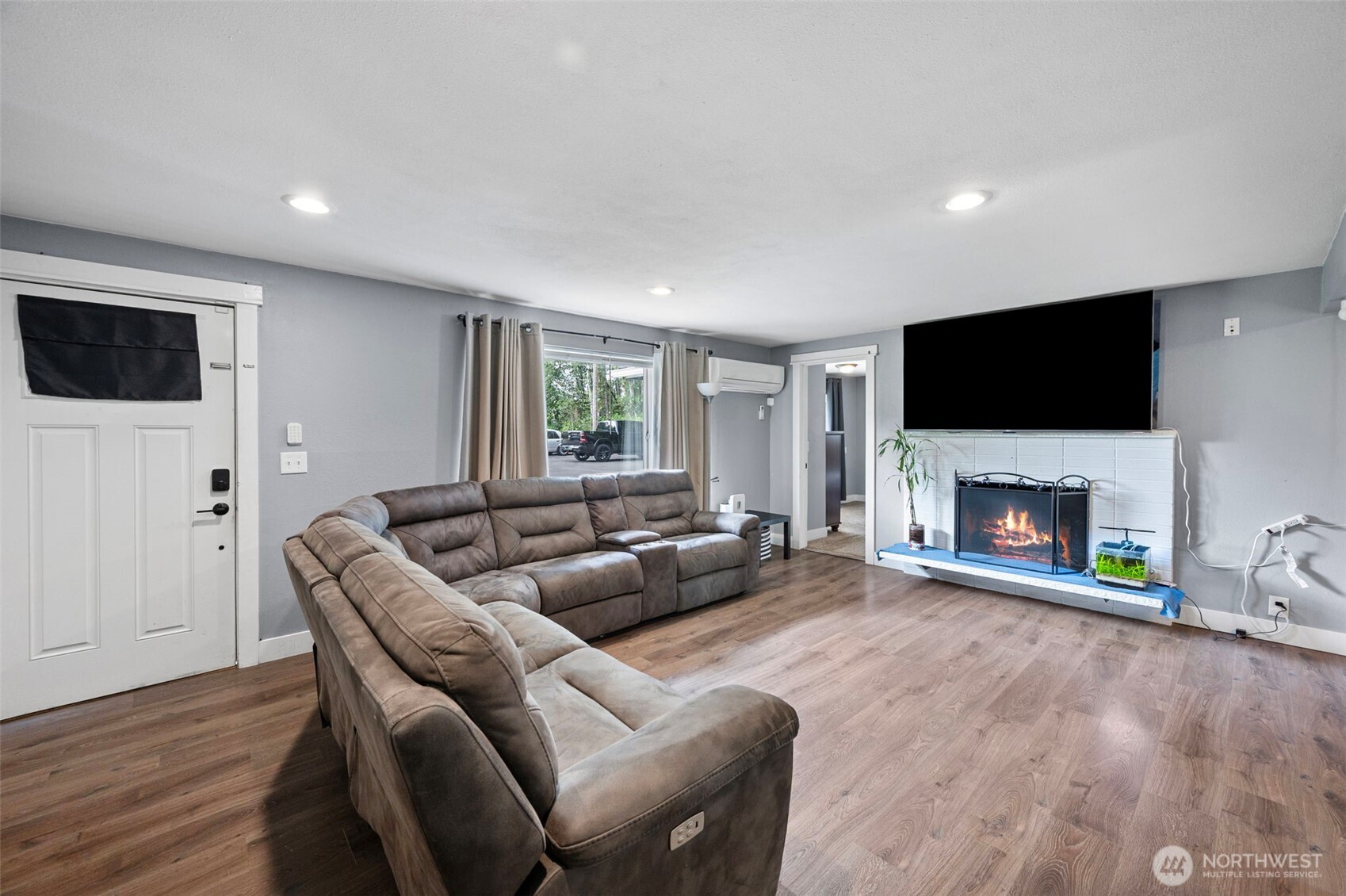 11001 26th Avenue E