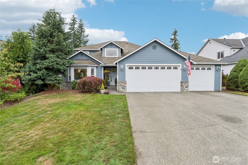 Photo of 5718 Hillpointe Circle, Lynnwood, WA 98037 (MLS # 2584568)