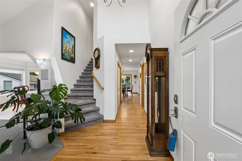 Photo of 5718 Hillpointe Circle, Lynnwood, WA 98037 (MLS # 2584568)
