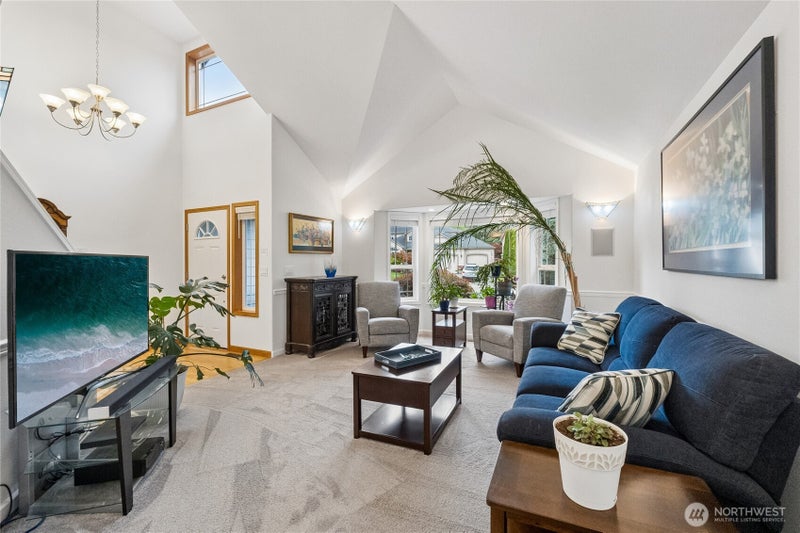 5718 Hillpointe Circle