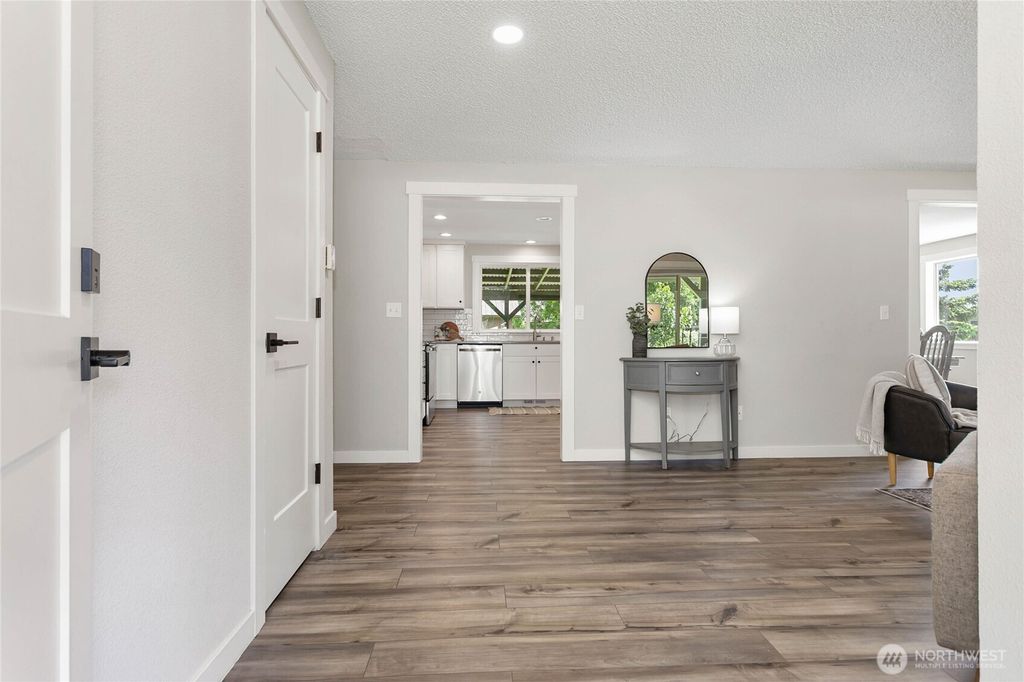 Photo of 319 Vancouver Street, Sumas, WA 98295 (MLS # 2532587)