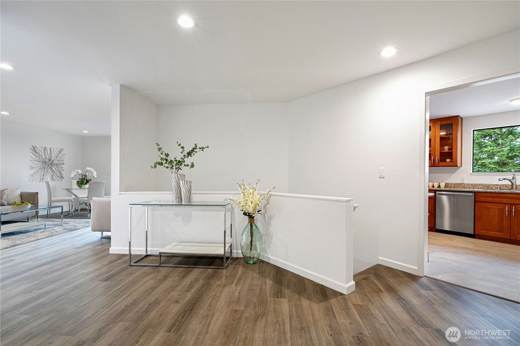 Photo of 7930 SE 34th Street #401, Mercer Island, WA 98040 (MLS # 2429170)
