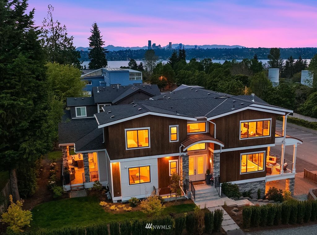 Photo of 2211 72nd Avenue SE, Mercer Island, WA 98040 (MLS # 1931456)
