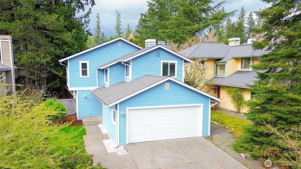 Photo of 24218 SE 44th Street, Sammamish, WA 98029 (MLS # 2357892)