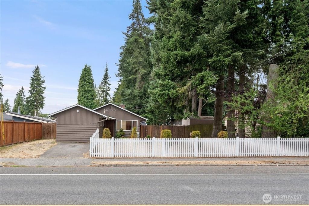 Photo of 22406 56th Avenue W, Mountlake Terrace, WA 98043 (MLS # 2421336)