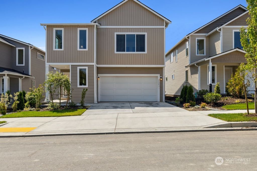 Photo of 7126 42nd Place NE, Marysville, WA 98270 (MLS # 2128232)