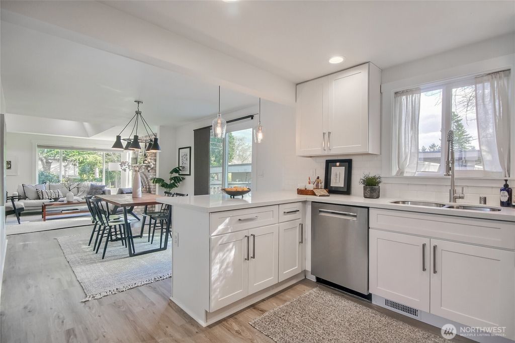 Photo of 11271 35th Avenue SW, Seattle, WA 98146 (MLS # 2486878)