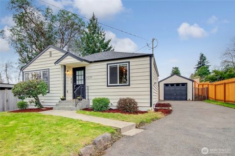 Photo of 11271 35th Avenue SW, Seattle, WA 98146 (MLS # 2486878)