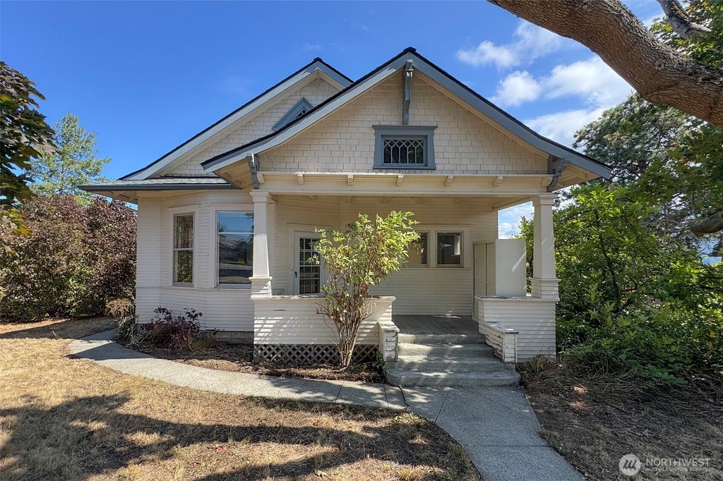 Photo of 650 N Fifth Avenue, Sequim, WA 98382 (MLS # 2578275)