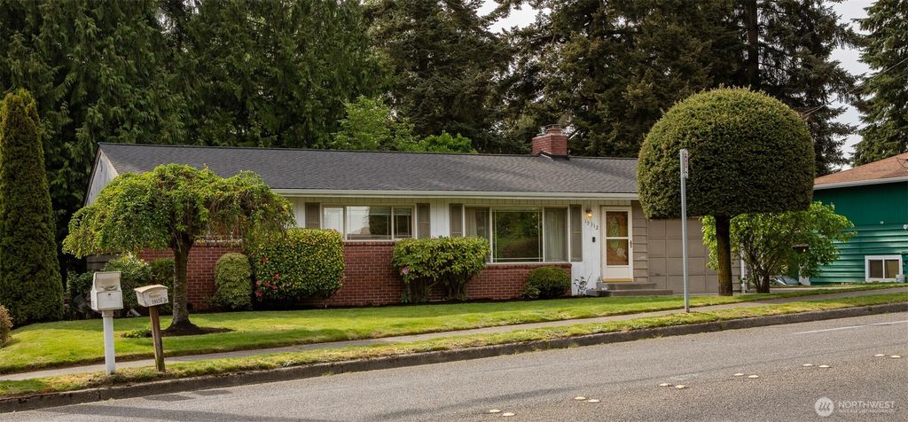 Photo of 19312 48th Avenue W, Lynnwood, WA 98036 (MLS # 2520847)
