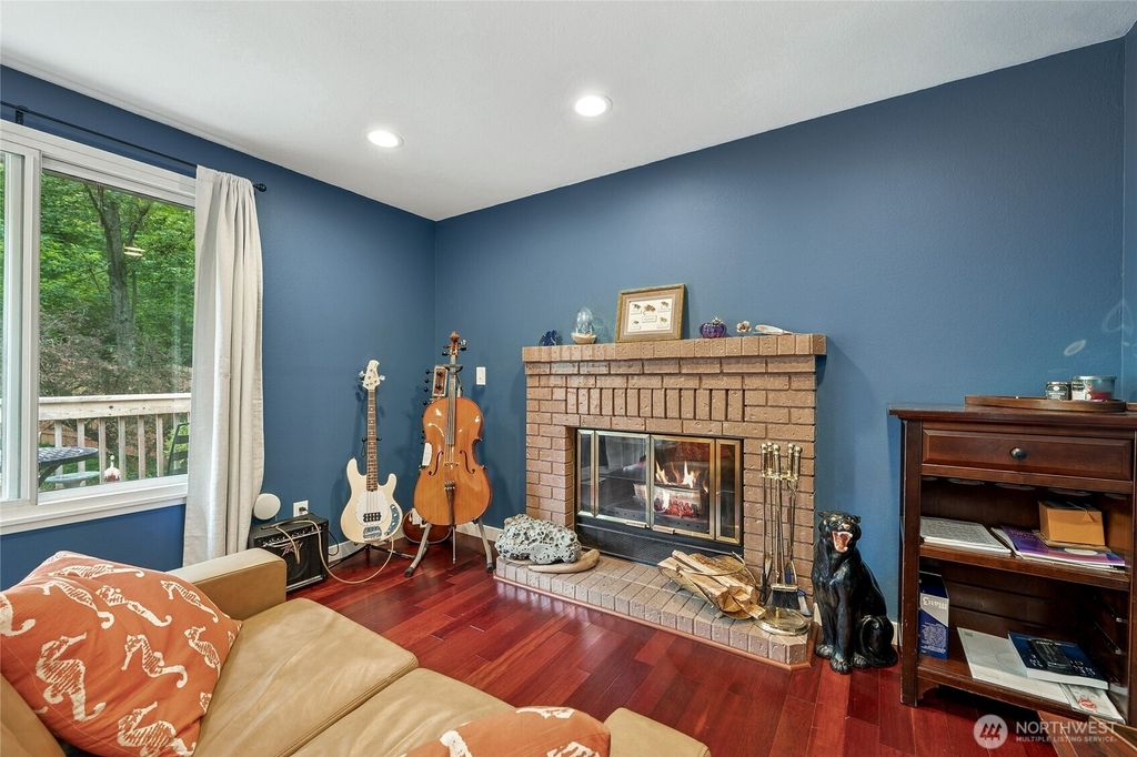 Photo of 1417 S 263rd Place, Des Moines, WA 98198 (MLS # 2382151)