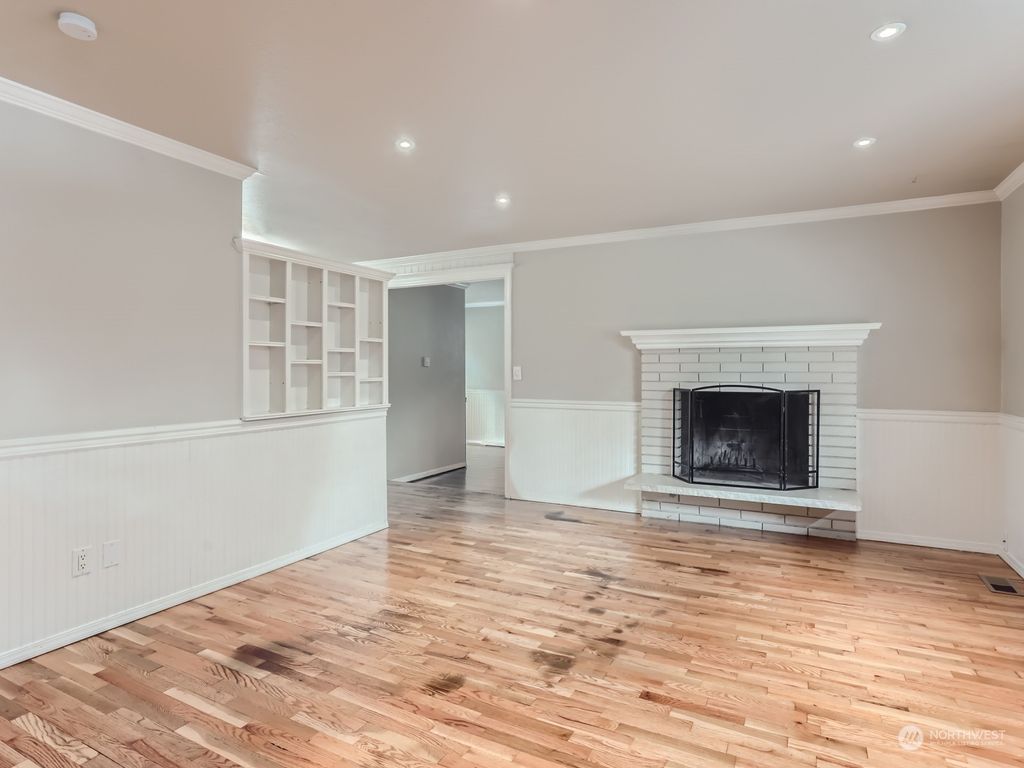Photo of 8702 NE 140th Street, Kirkland, WA 98034 (MLS # 2195784)