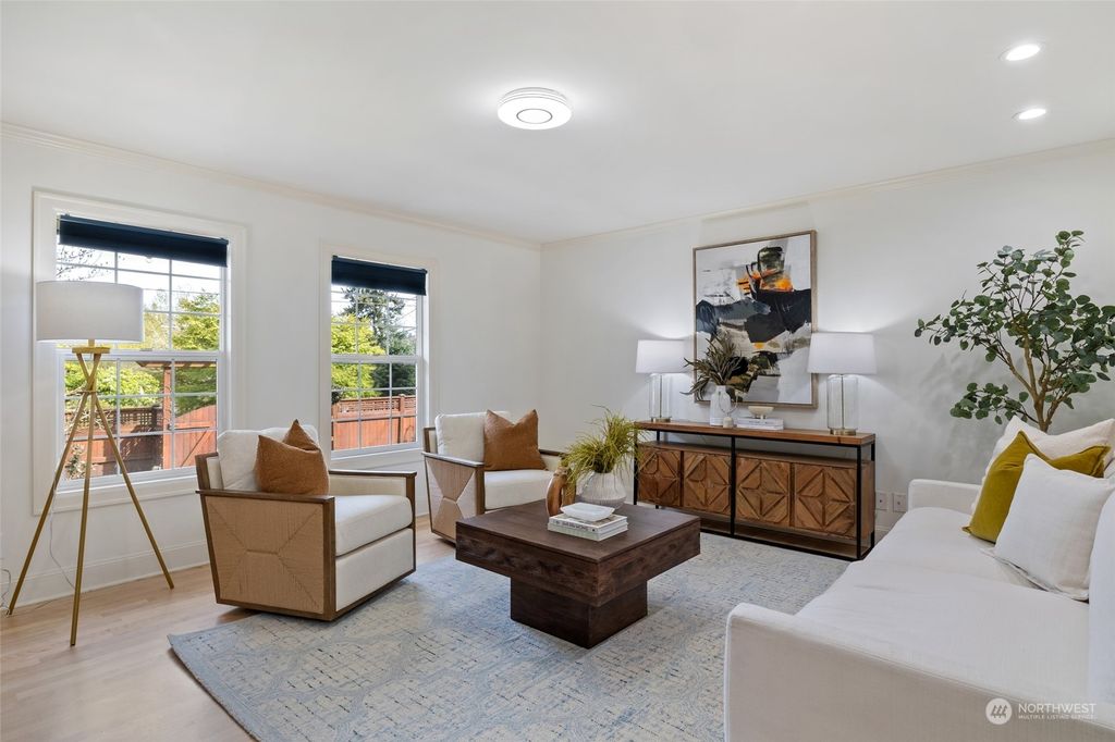 Photo of 2405 80th Avenue NE, Medina, WA 98039 (MLS # 2222459)