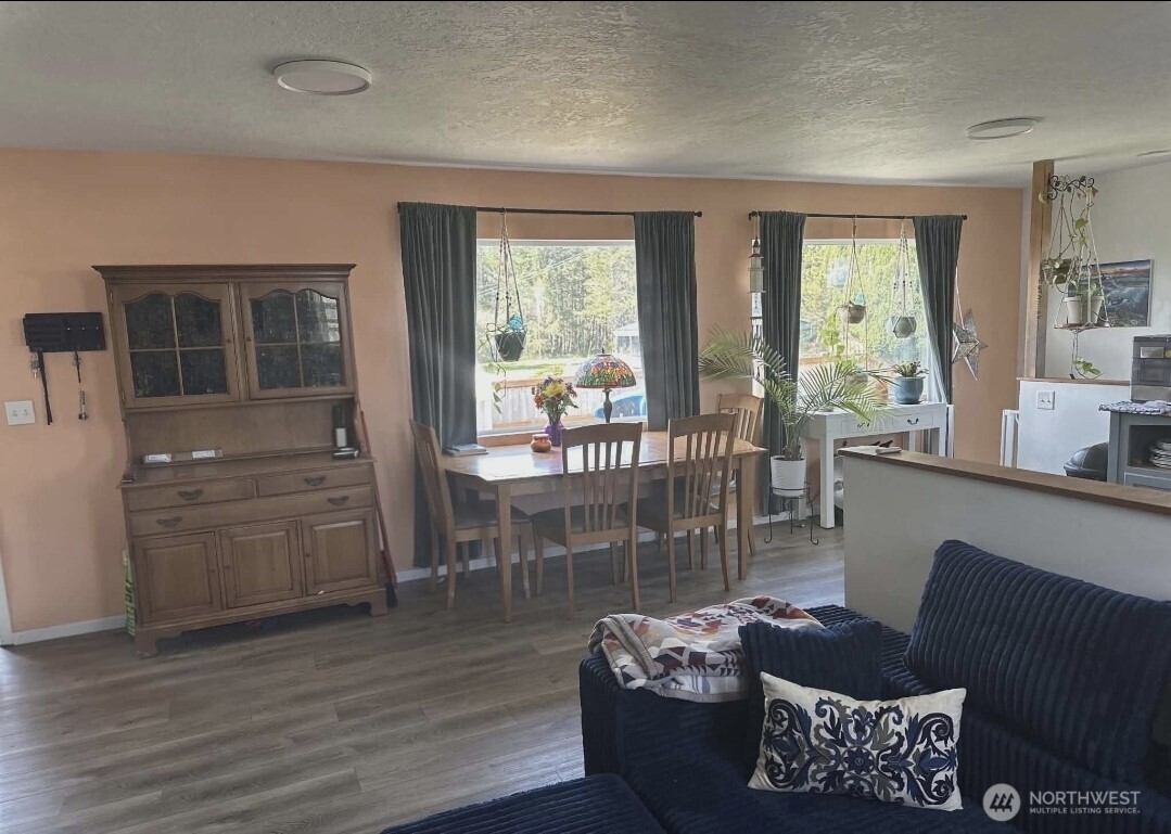 1911 Ocean Beach Boulevard S