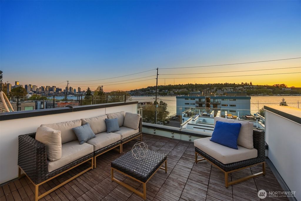 Photo of 2314 B Fairview Avenue E, Seattle, WA 98102 (MLS # 2428609)