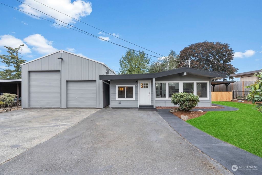 Photo of 18912 46th Avenue S, SeaTac, WA 98188 (MLS # 1996727)