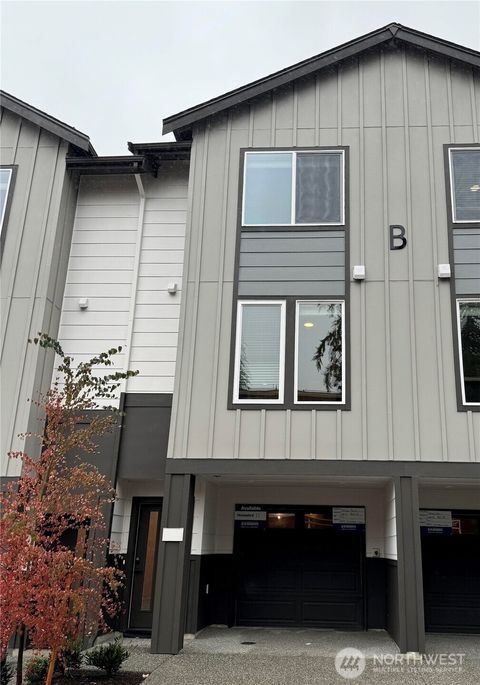 Photo of 16124 Cascadian Wy WAY #B4, Bothell, WA 98012 (MLS # 2553671)