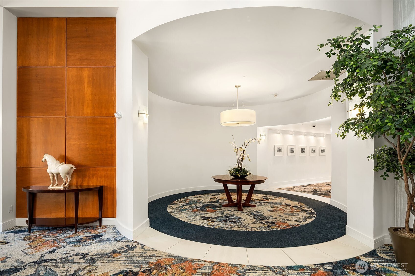 10042 Main Street 206