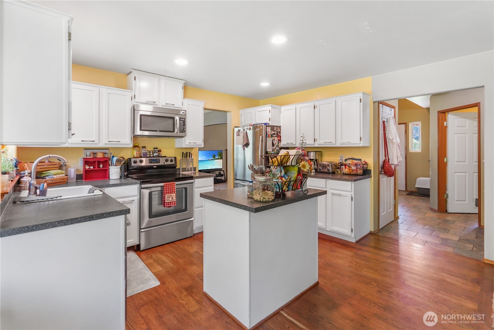 Leavenworth, Washington 98826, United States, 3 Bedrooms Bedrooms, ,3 BathroomsBathrooms,Residential,Active,189981