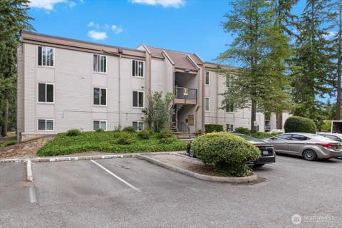 Photo of 14600 NE 32nd Street #I15, Bellevue, WA 98007 (MLS # 2553048)