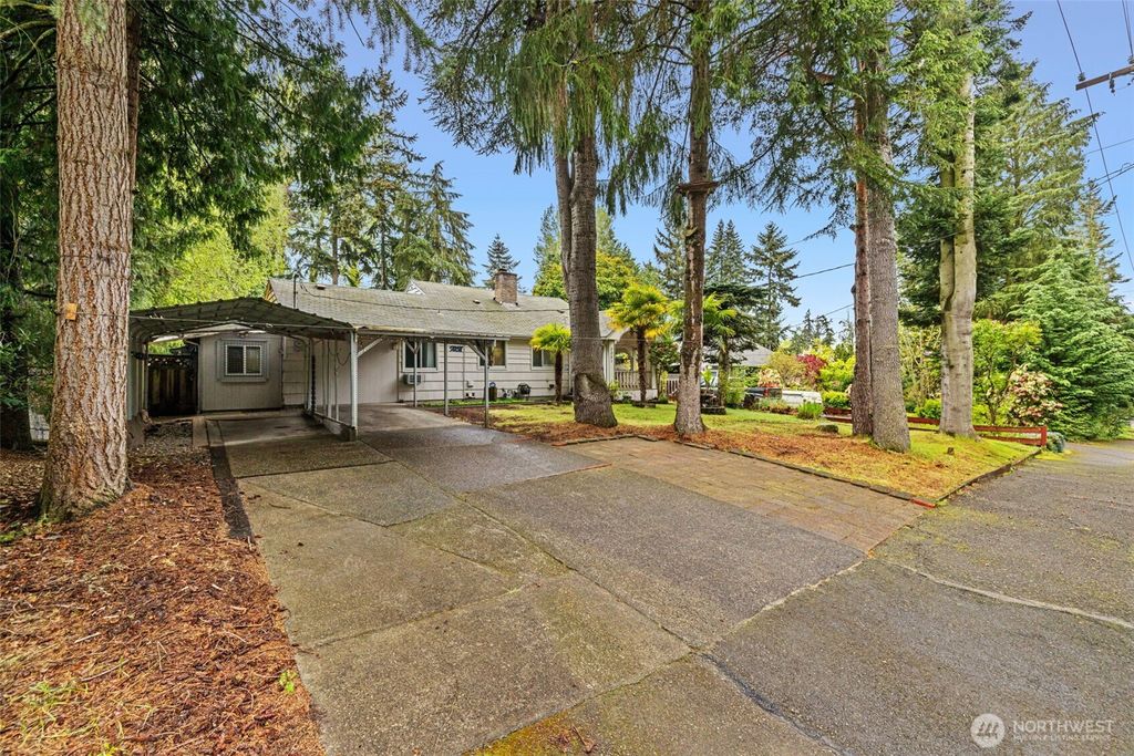 Photo of 2051 S 223rd Street, Des Moines, WA 98198 (MLS # 2517012)