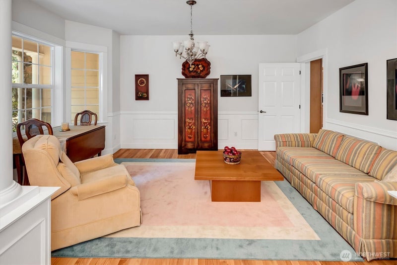 6477 Cultus Bay Road