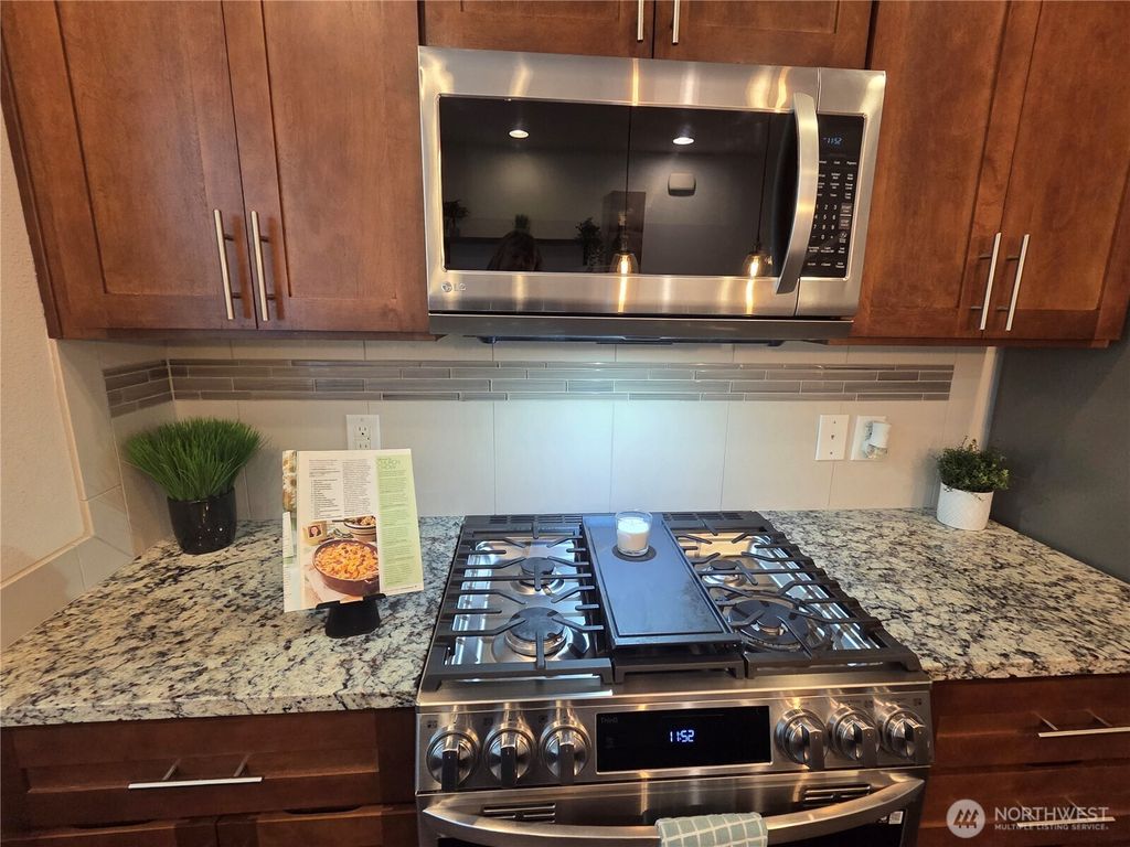 Photo of 11004 20th Drive SE, Everett, WA 98208 (MLS # 2406767)