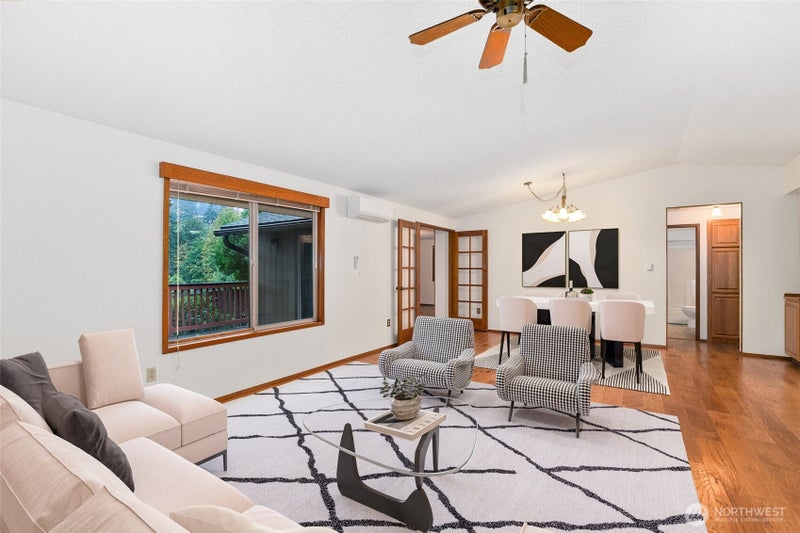1705 Medallion Loop NW