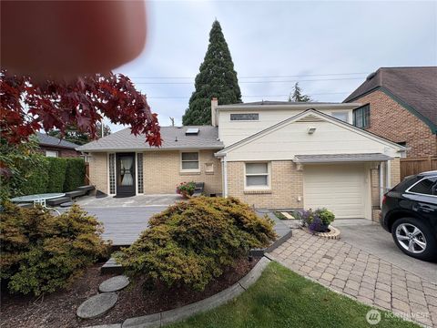 Photo of 5716 Pacific Avenue, Tacoma, WA 98408 (MLS # 2442604)