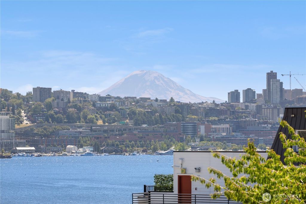 Photo of 916 A N 35th Street, Seattle, WA 98103 (MLS # 2353521)