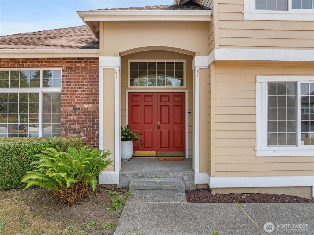 Photo of 10325 SE 185th Place, Renton, WA 98055 (MLS # 2564979)
