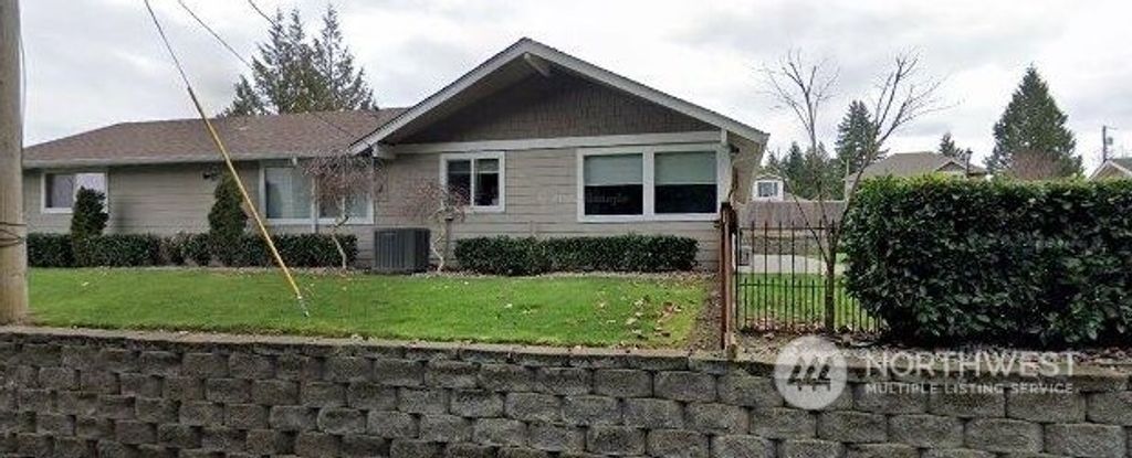 Photo of 10924 144TH Avenue SE, Renton, WA 98059 (MLS # 2018006)