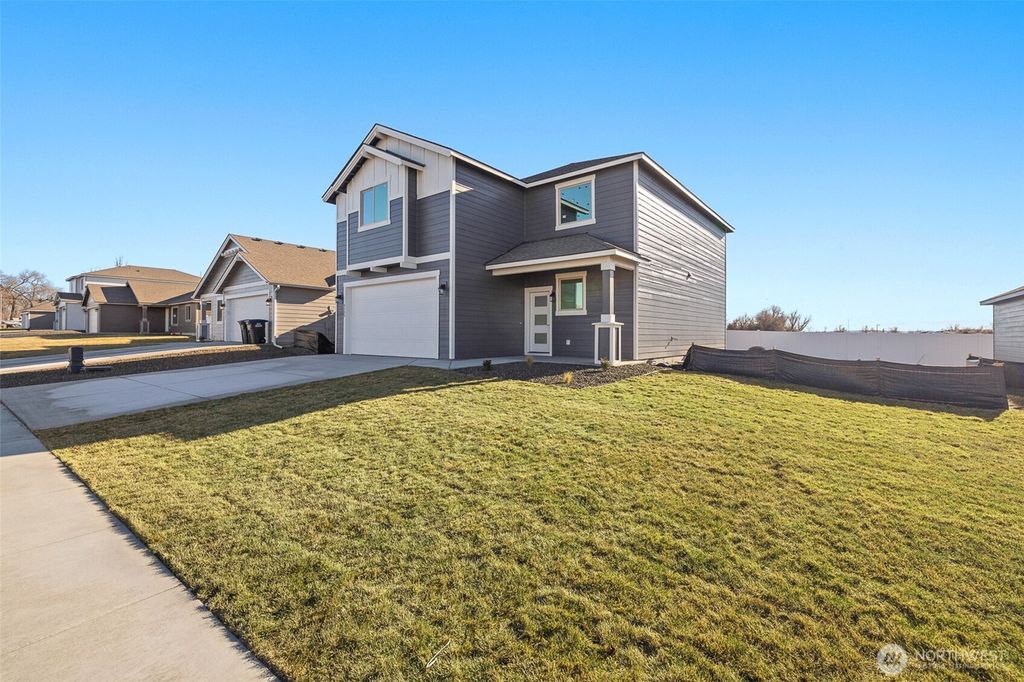Photo of 4235 W Sandy Court, Moses Lake, WA 98837 (MLS # 2459505)