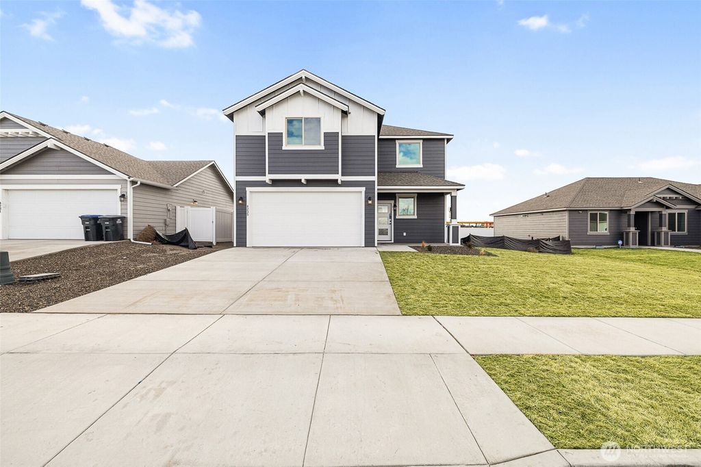 Photo of 4235 W Sandy Court, Moses Lake, WA 98837 (MLS # 2459505)